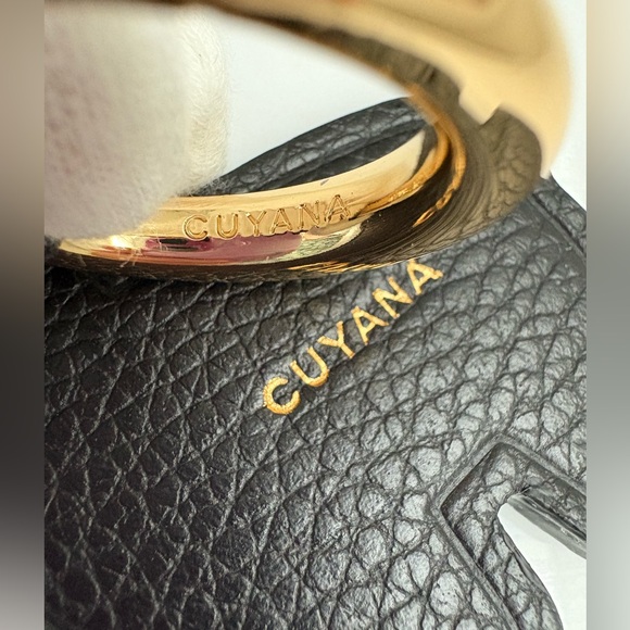 Cuyana Alpaca Black Leather Keychain NWT - Picture 5 of 9